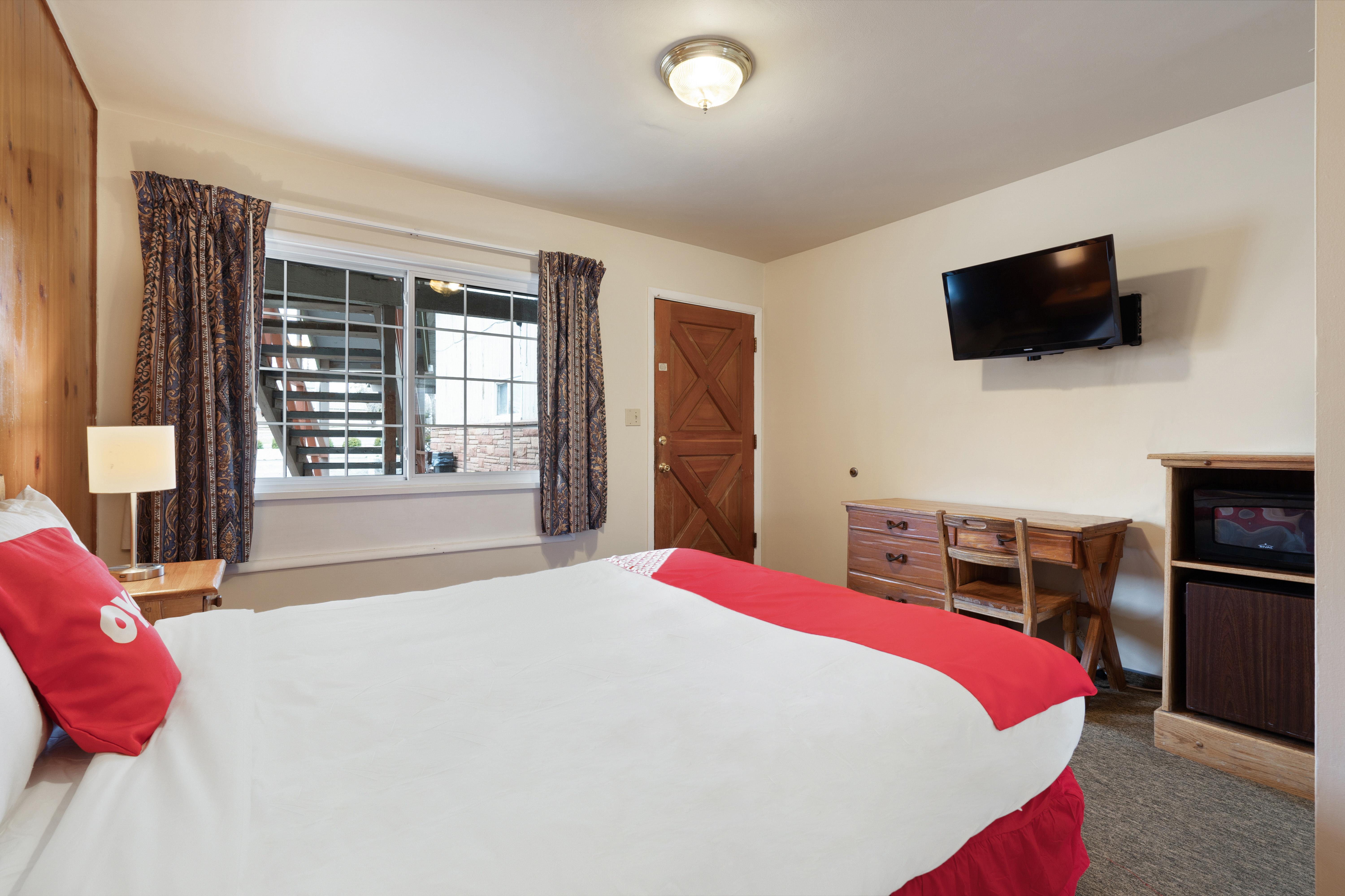 Hotel Oyo Silver Spur Hwy 20